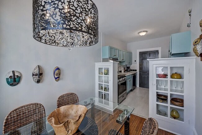 Building Photo - 518 Lamar Ave