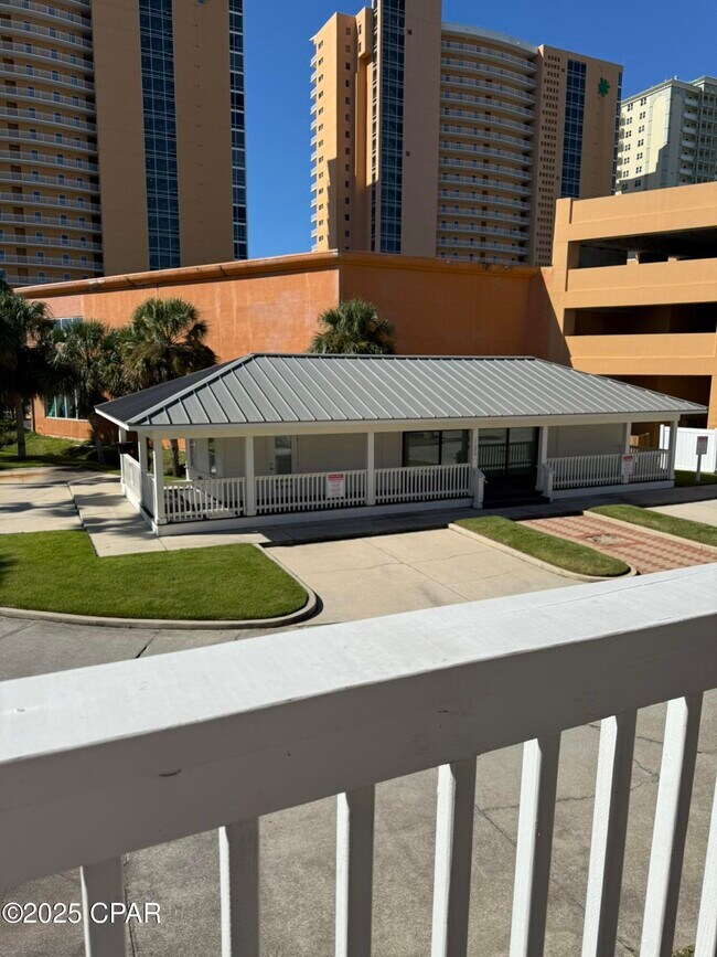 Building Photo - 17690 Front Beach Rd