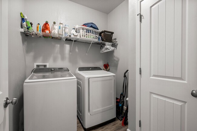 Building Photo - 317 Highbrook Rd