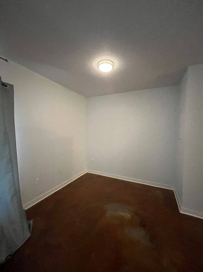 Building Photo - Urban Living at Bristol on Broadway – Walk to Vanderbilt, Studio Unit with Washer/Dryer, Assigned...