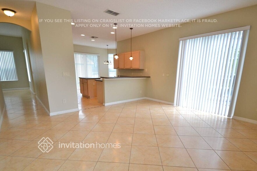 Building Photo - 901 Rosinia Ct