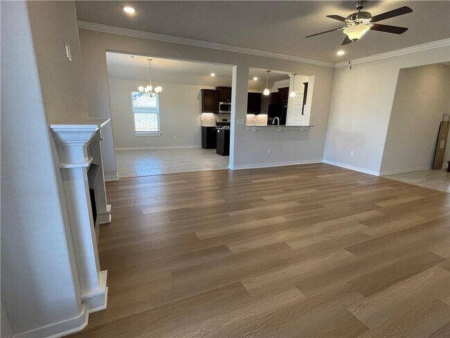 Building Photo - 416 Emerald Woods