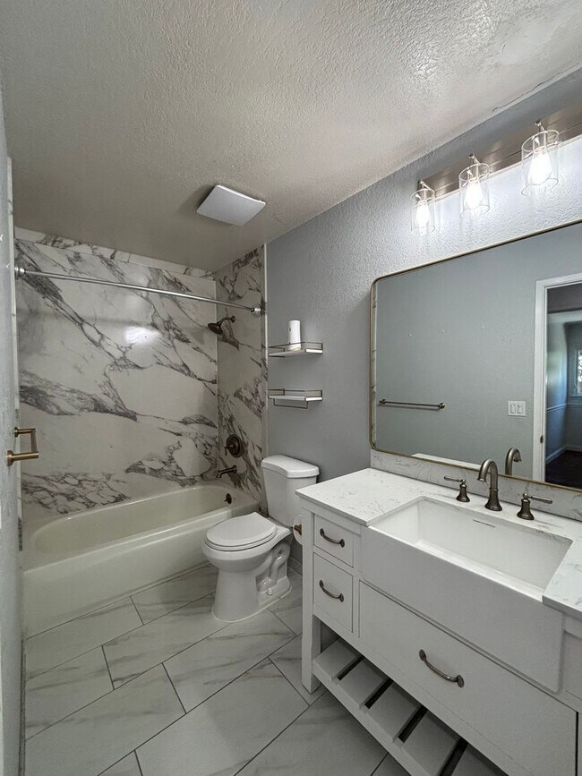 Building Photo - Move-In Ready Home with Remodeled Kitchen and Baths