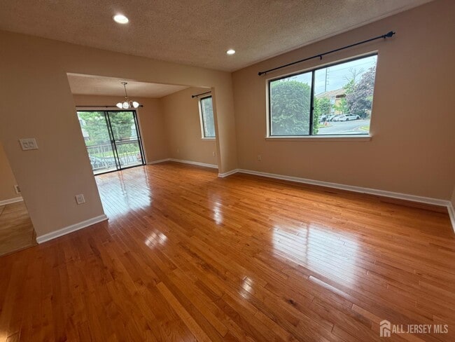 Building Photo - 1302 Edison Glen Terrace