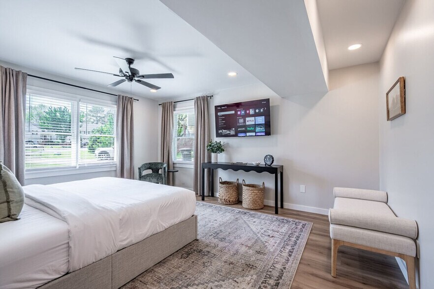 Building Photo - 18 Huntcliff Dr