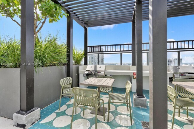 Building Photo - 11 NE 6th St