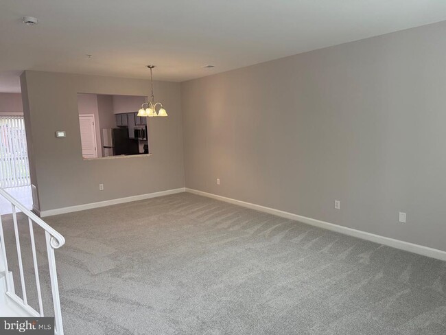 Building Photo - 8645 Willow Leaf Ln