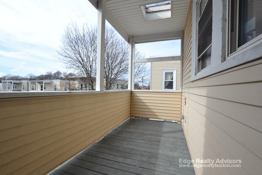 Building Photo - 20 Claymoss Rd