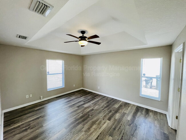 Building Photo - 1514 Sunset Village Blvd