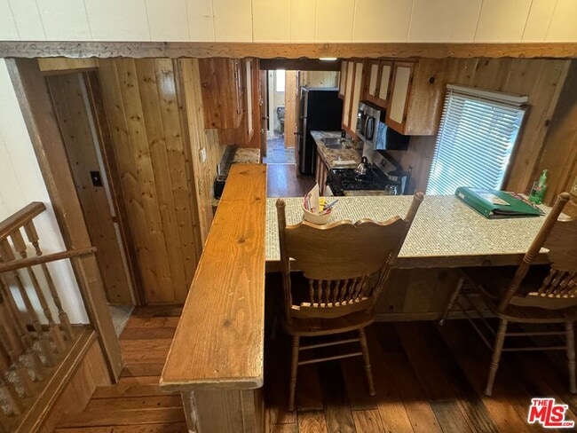 Building Photo - 42696 Cougar Rd