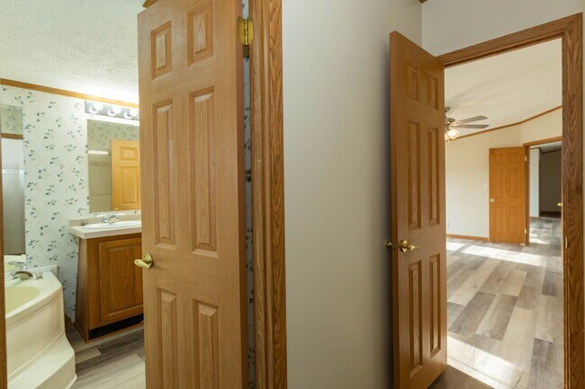 Building Photo - 3 bed, 2 bath, Rancher in Martinsburg, WV