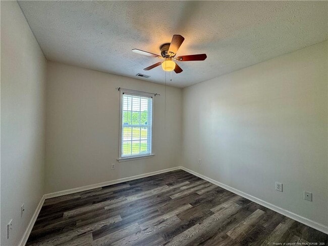 Building Photo - 470 Rushmore Ct