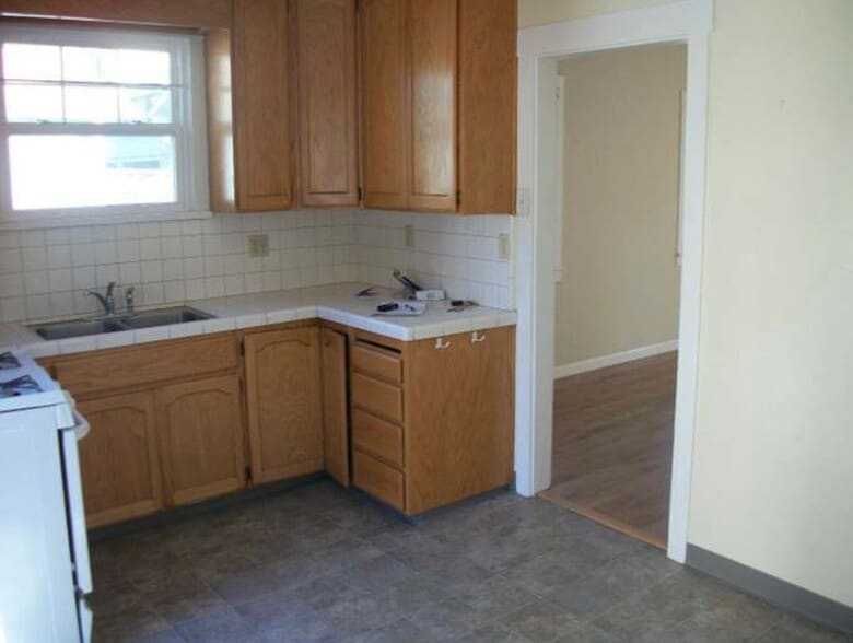 Building Photo - 867 Paula St