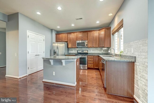 Building Photo - 42644 New Dawn Terrace