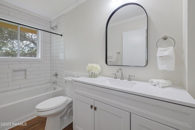 Building Photo - 17639 Pelican Rd