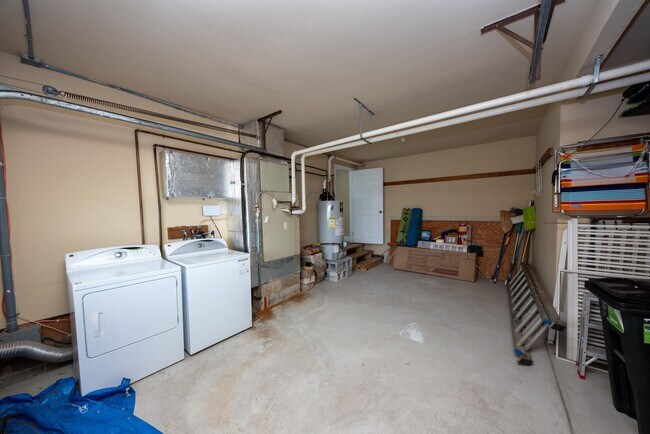 Building Photo - 3201 Bayland Dr