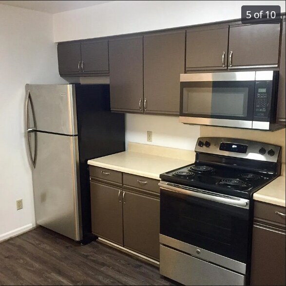 Building Photo - 5615 Baronswood Cir