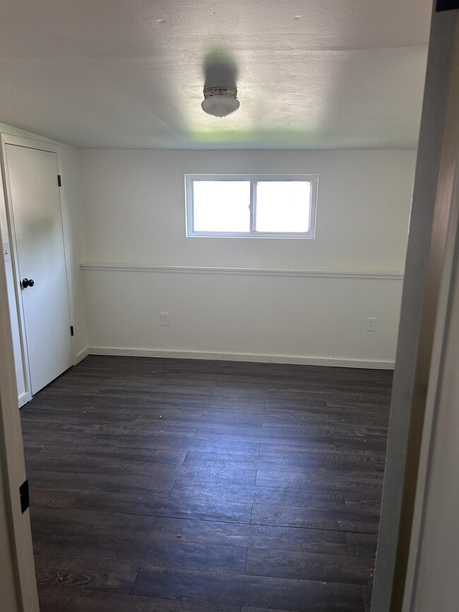 Building Photo - 430 N 4th St