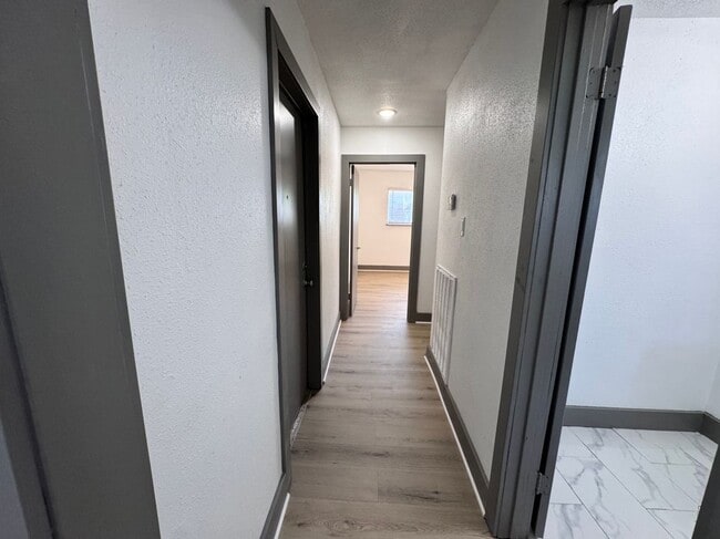 Building Photo - 9750 Guest St