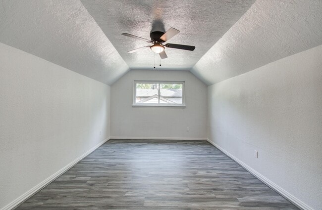 Building Photo - 812 Stone Mountain Dr