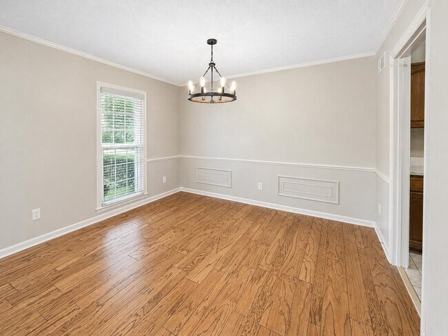 Building Photo - 2148 Riverdale Rd