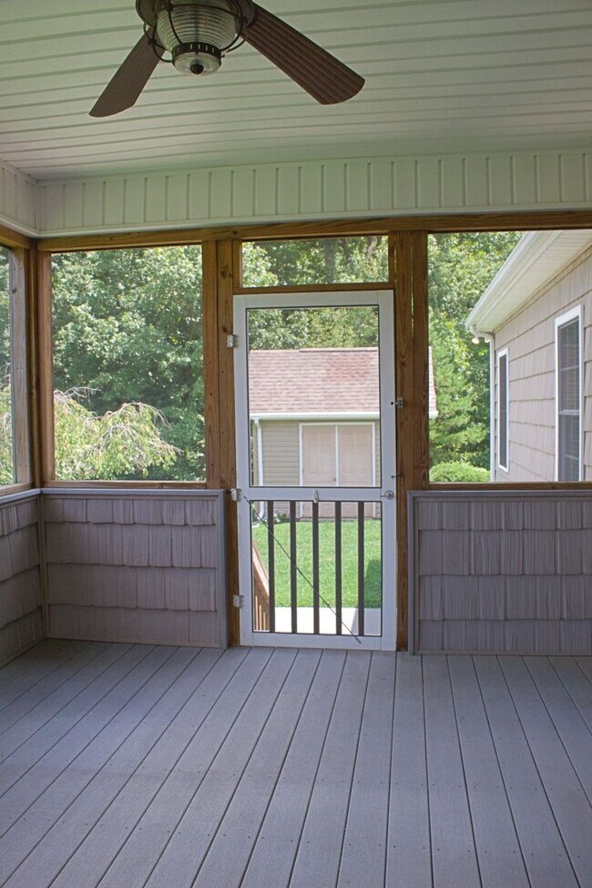 Building Photo - For Rent - Charming 3BR/2BA Home in Macken...