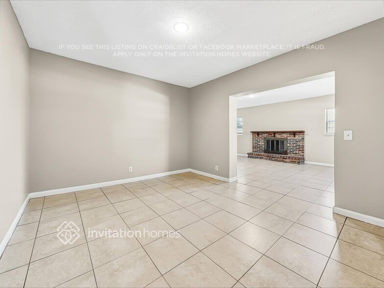 Building Photo - 512 E Hilda Dr