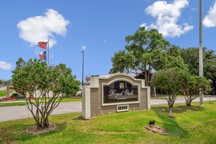 Building Photo - Royal Oaks of Pearland