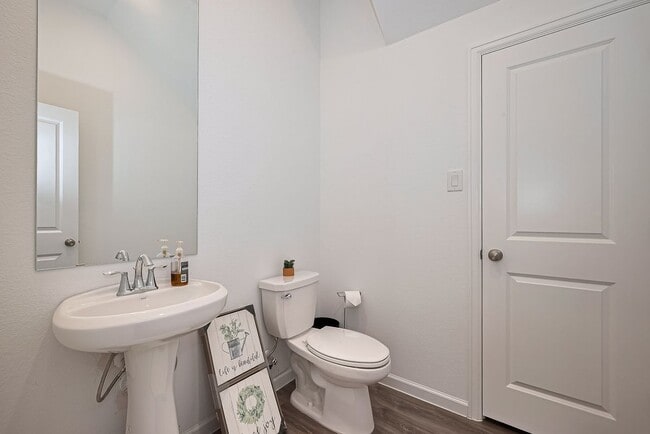 Building Photo - 5435 Holly Hvn Ct