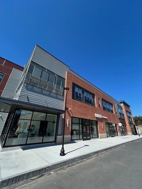 Building Photo - 148 Old Post Rd