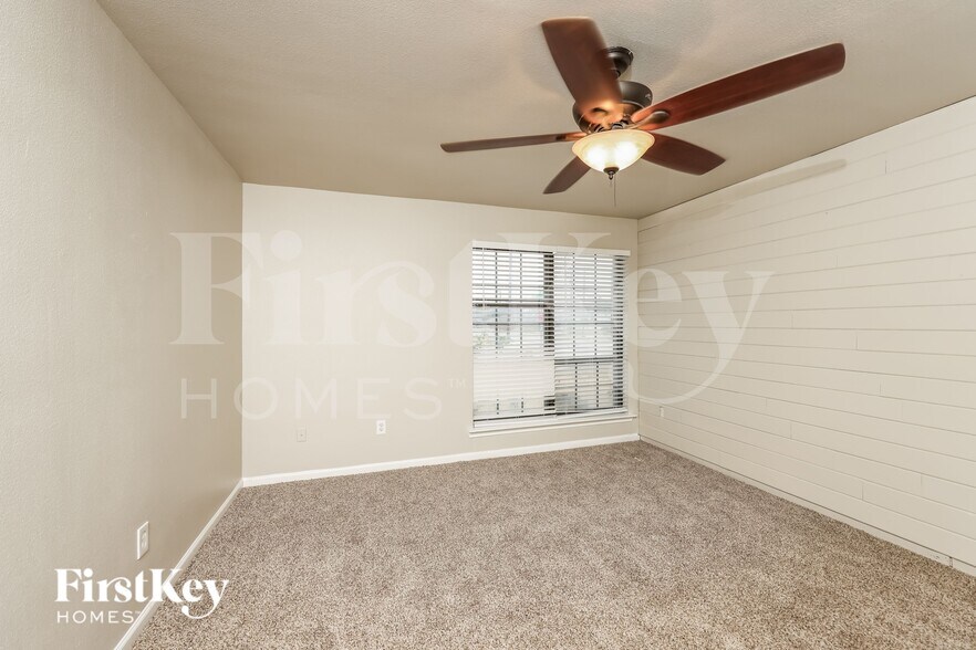 Building Photo - 7314 Harvest Hill Dr