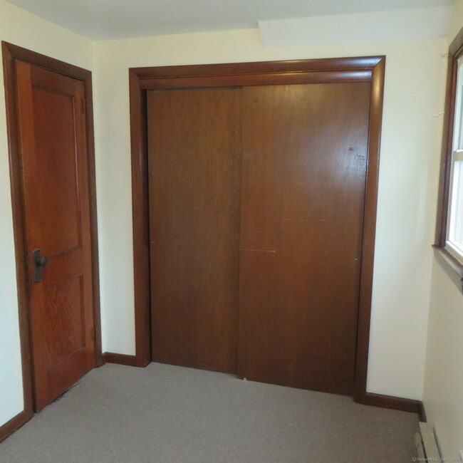Building Photo - 57 Artisan St