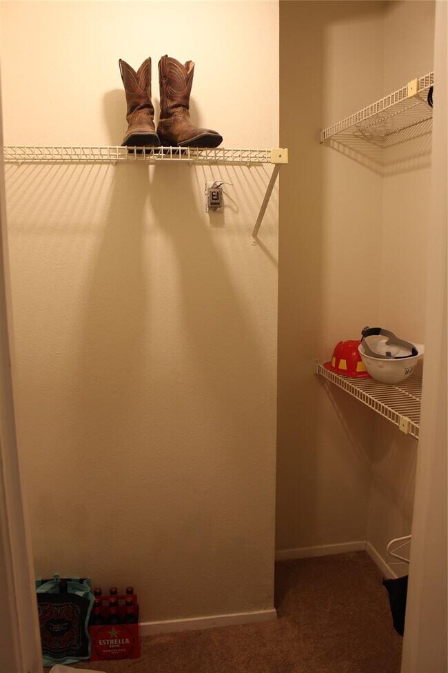 Building Photo - 2801 Rio Grande St