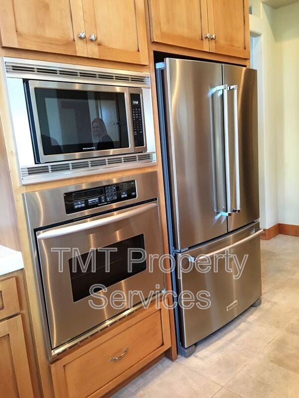 Building Photo - 760 Avocet Way