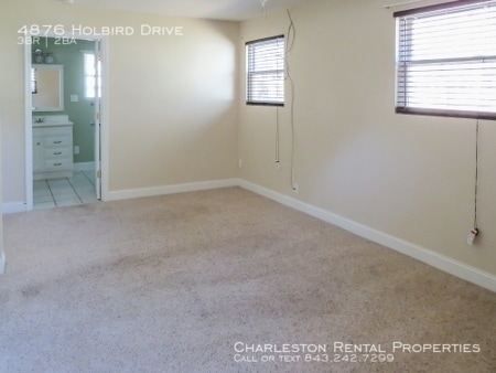 Building Photo - 4876 Holbird St