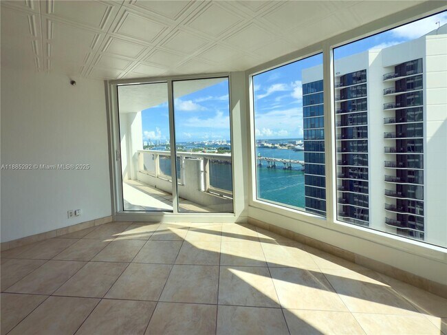 Building Photo - 1717 N Bayshore Dr