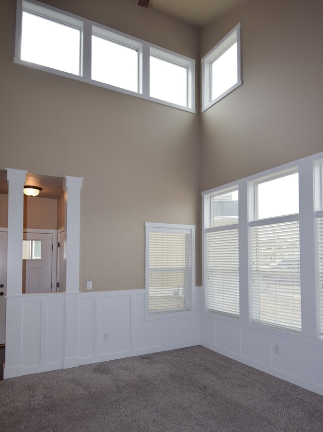 Building Photo - 1236 2432 S