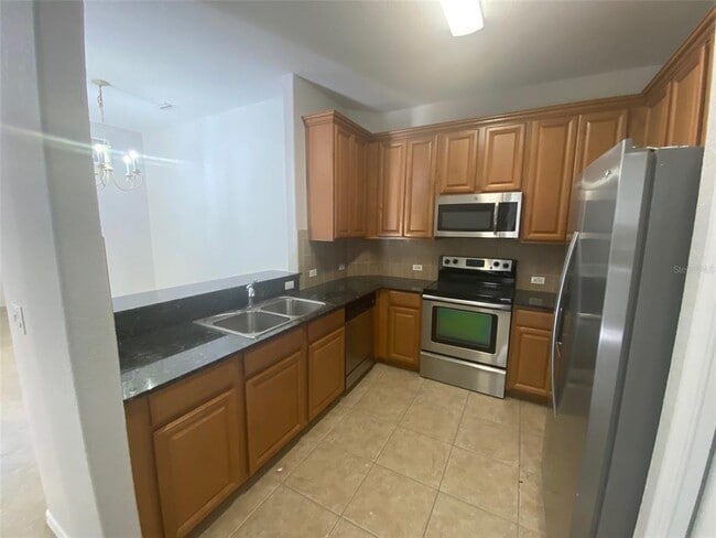 Building Photo - 6061 Kirkland Way