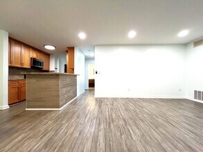 Building Photo - CHARMING 1BD/ 1BA AVAILABLE IN MISSION VAL...