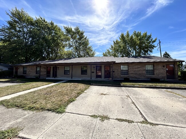 Building Photo - 634 Cumberland Dr