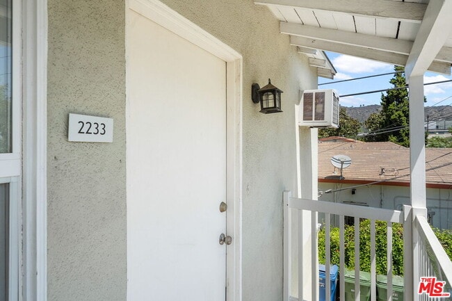 Building Photo - 2233 Laverna Ave