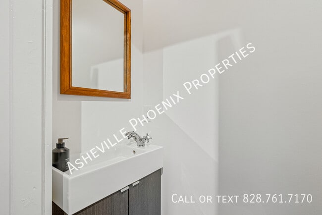 Building Photo - 21 Sylvan Ave