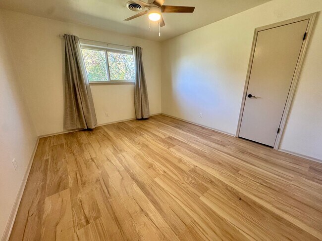 Building Photo - 9235 E 32nd St