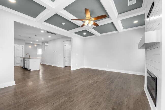 Building Photo - Beautiful 4 Bedroom, 2.5 Bath Home for Rent!