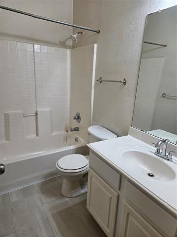 Building Photo - 606 Zollman Ct