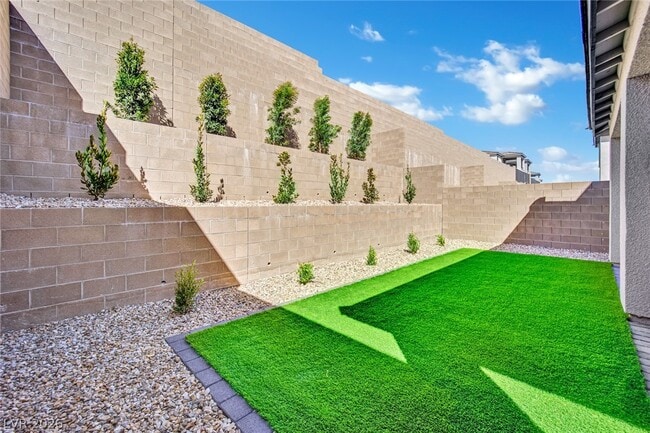 Building Photo - 1515 Pacific Baza St