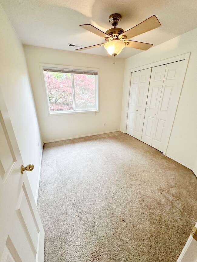 Building Photo - Gorgeous 4-Bedroom, 2.5-Bathroom House in Beaverton with Fenced Backyard, Cozy Gas Fireplace - $1...