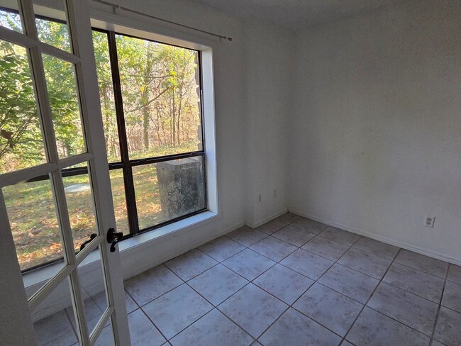 Building Photo - 109 Ohio Ct