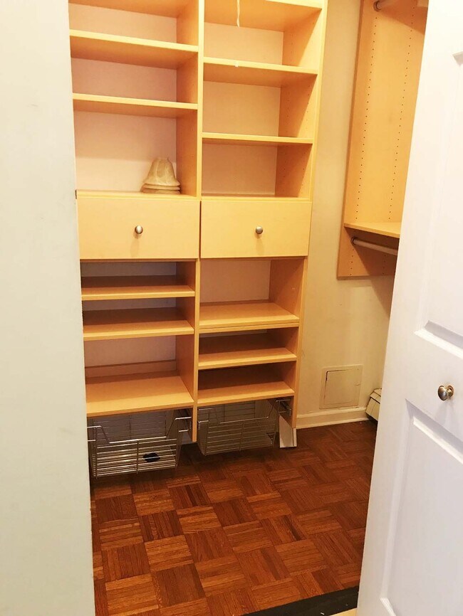 Custom Closet Organization - 1 Briarcliff Dr S