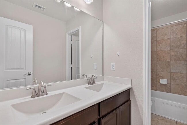 Building Photo - 4601 Chestnut Meadows Bend